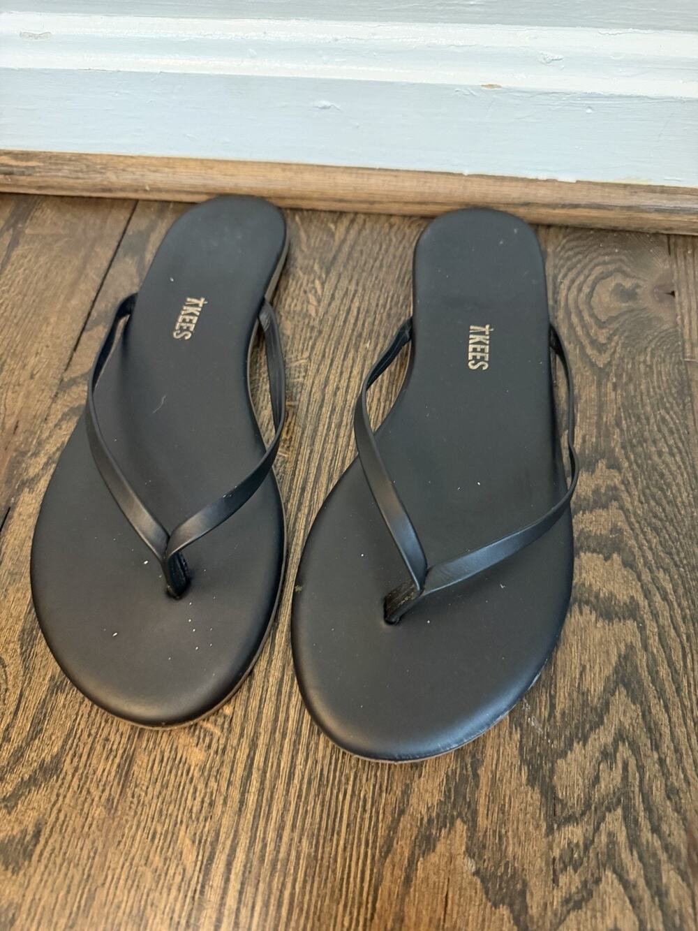 TKEES Foundations Black Leather Flip Flop Womens Sz 10